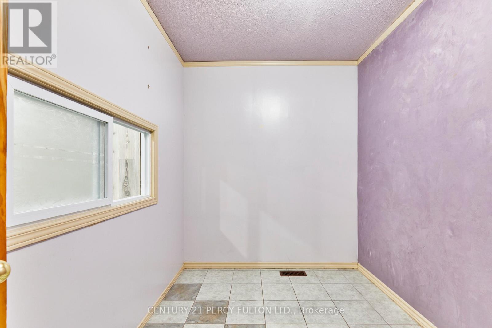 931 Liverpool Road, Pickering, Ontario  L1W 1S7 - Photo 11 - E12313836