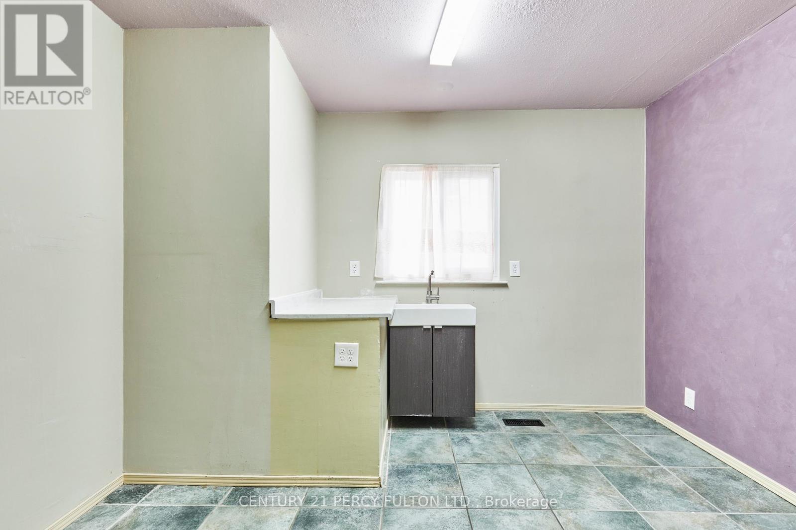 931 Liverpool Road, Pickering, Ontario  L1W 1S7 - Photo 14 - E12313836