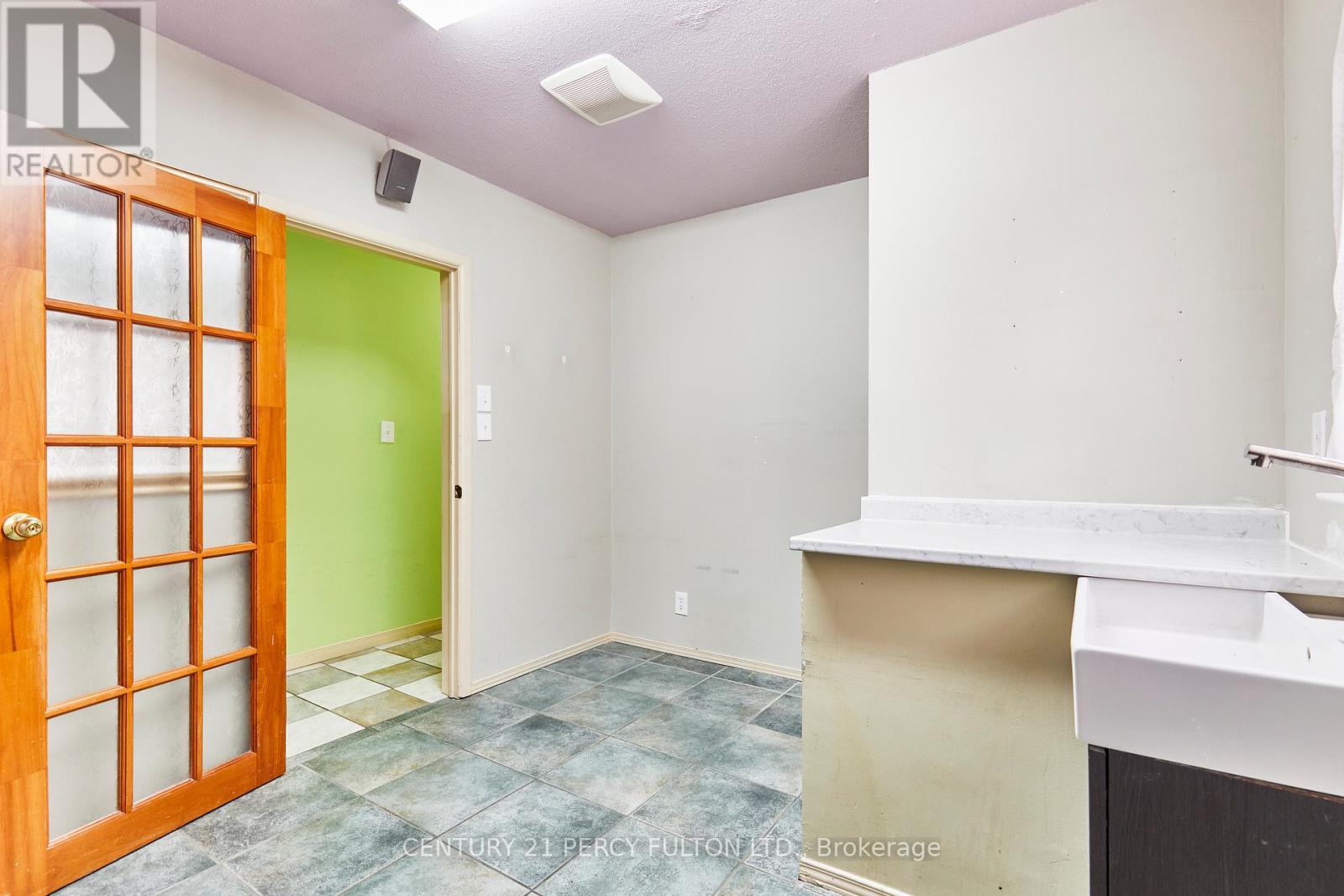 931 Liverpool Road, Pickering, Ontario  L1W 1S7 - Photo 15 - E12313836