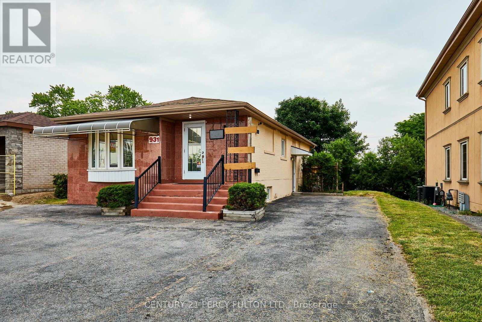 931 Liverpool Road, Pickering, Ontario  L1W 1S7 - Photo 2 - E12313836