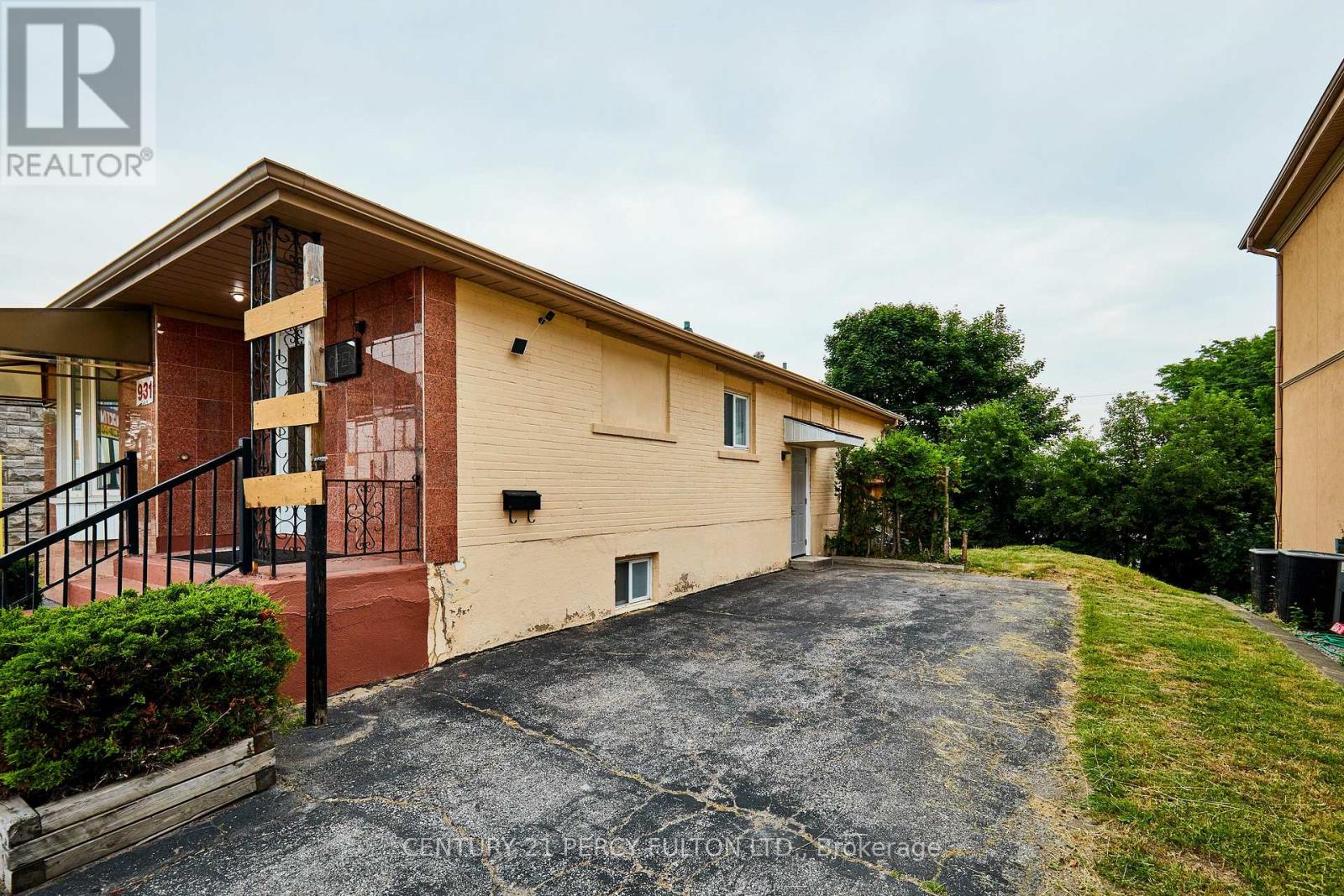 931 Liverpool Road, Pickering, Ontario  L1W 1S7 - Photo 3 - E12313836