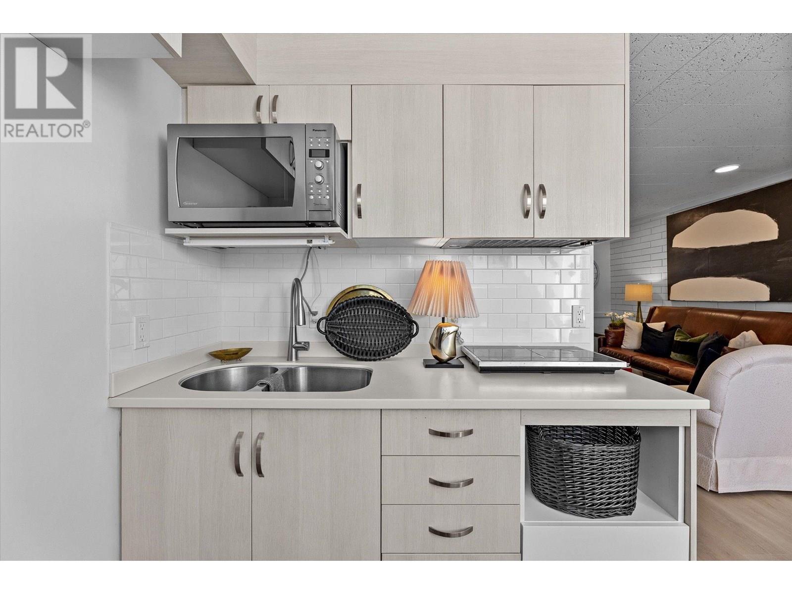 1449 St. Paul Street Unit# 200a, Kelowna, British Columbia  V1Y 2E5 - Photo 8 - 10357540