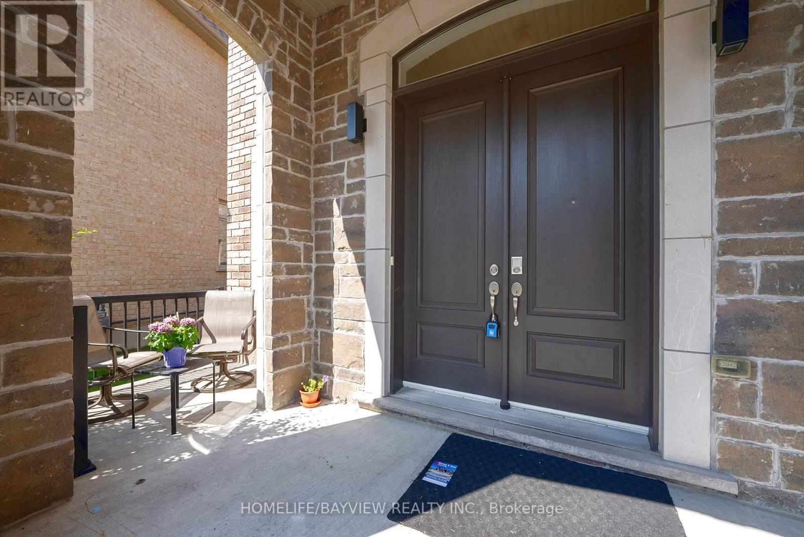Property at 28 HAMSTER CRESCENT image 2