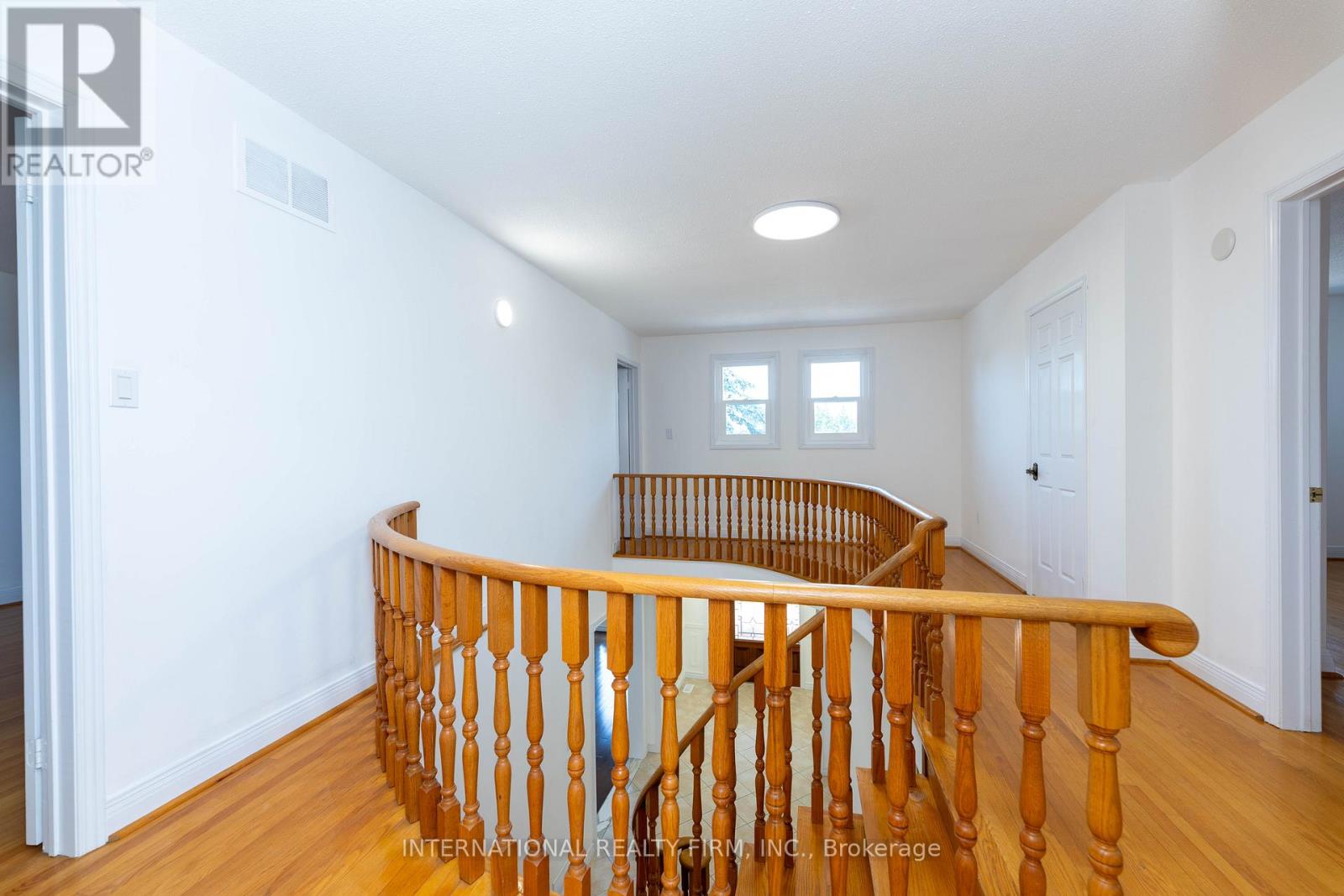 17 Southview Drive, Vaughan, Ontario  L4K 2K8 - Photo 19 - N12313895