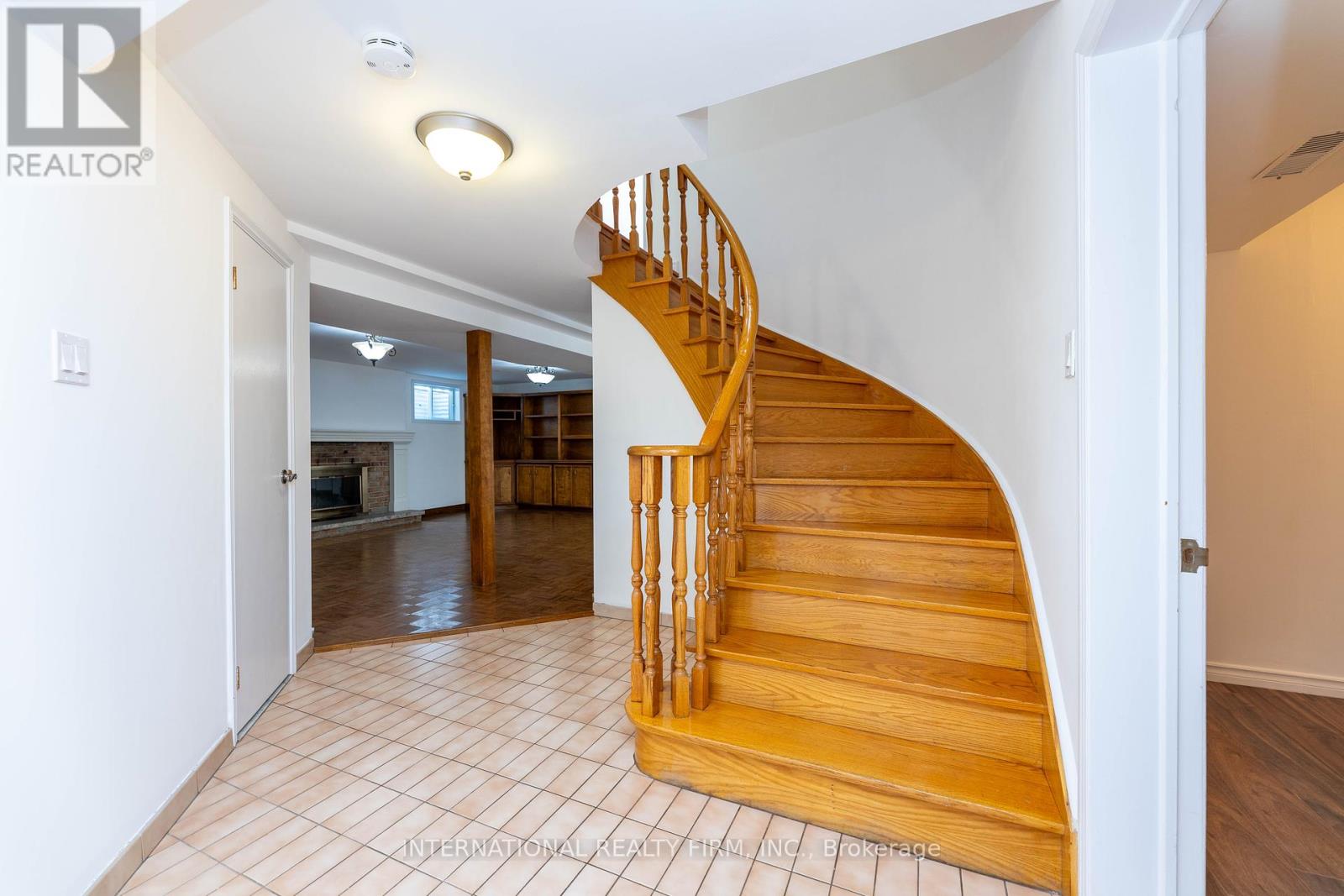 17 Southview Drive, Vaughan, Ontario  L4K 2K8 - Photo 34 - N12313895