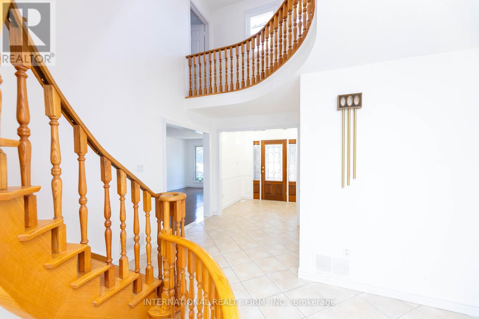 17 Southview Drive, Vaughan, Ontario  L4K 2K8 - Photo 7 - N12313895