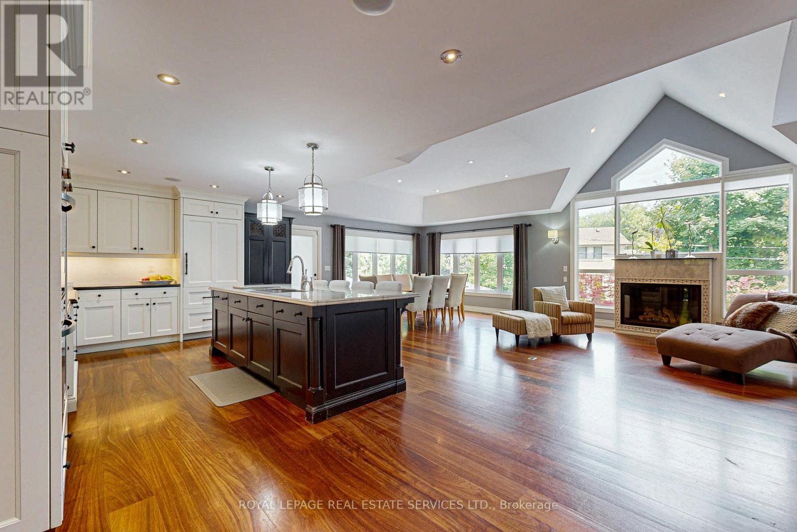 159 Viewbank Crescent, Oakville, Ontario  L6L 1R3 - Photo 9 - W12313847