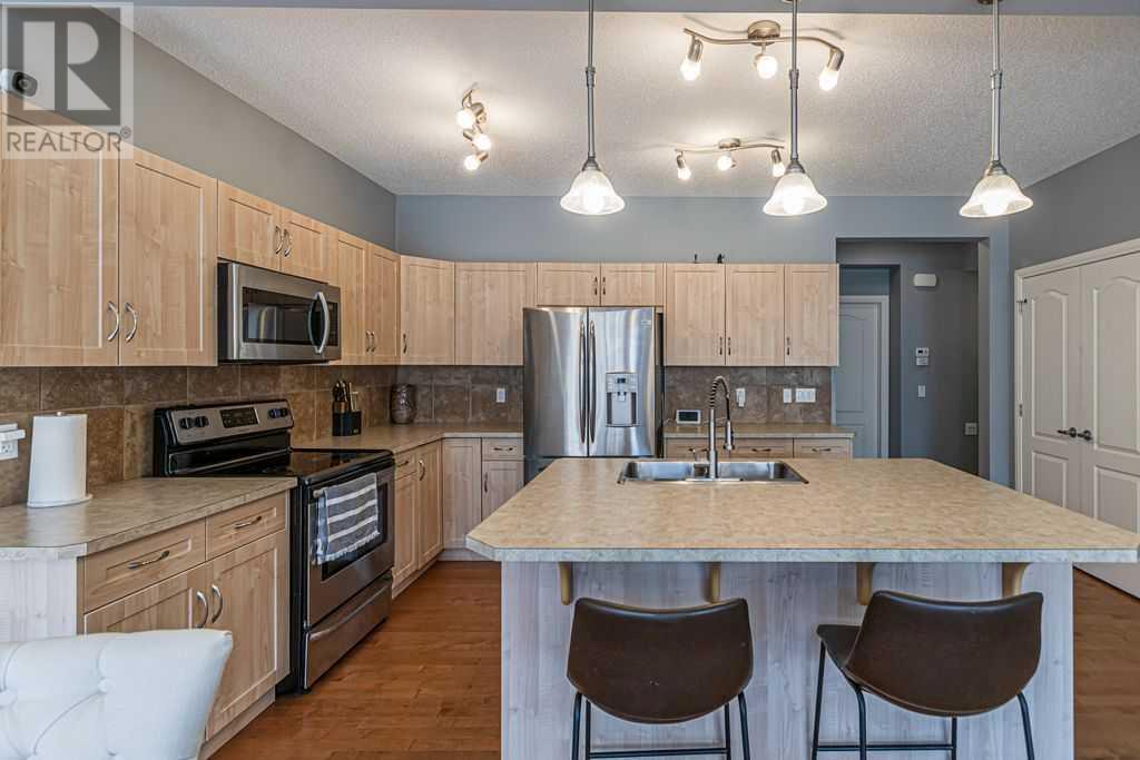 402 Hillcrest Circle Sw, Airdrie, Alberta  T4B 4B3 - Photo 12 - A2237777