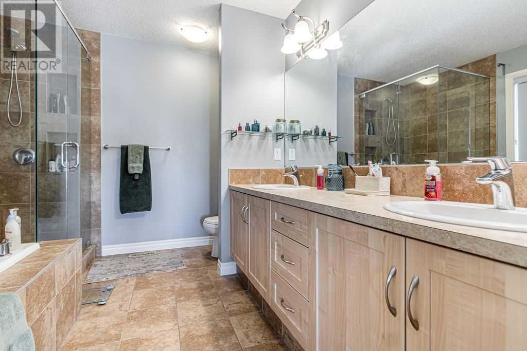 402 Hillcrest Circle Sw, Airdrie, Alberta  T4B 4B3 - Photo 17 - A2237777