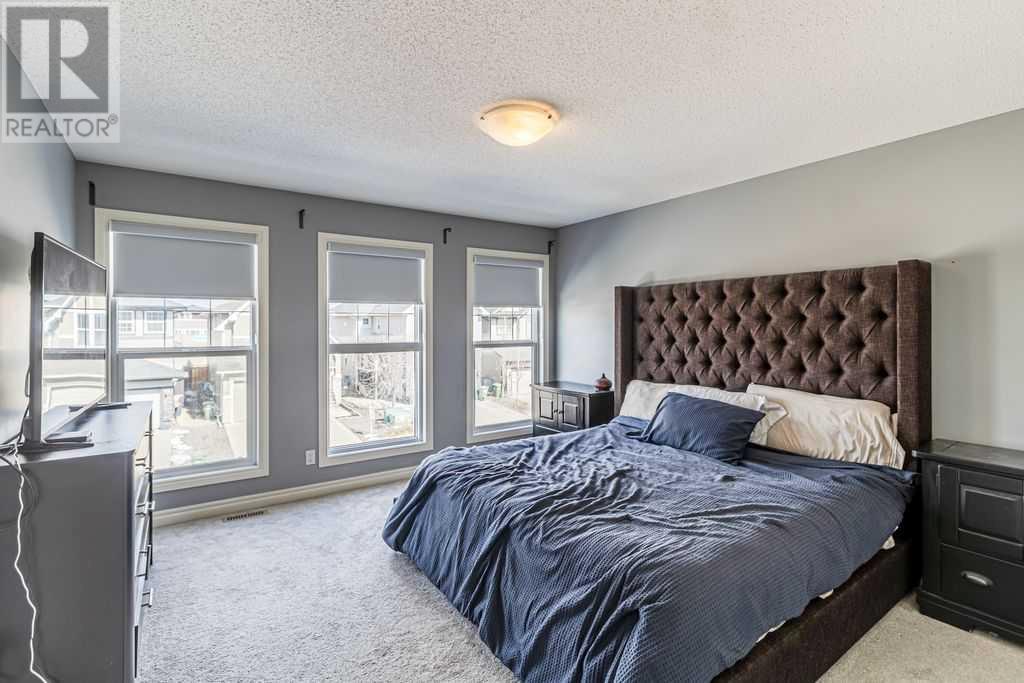 402 Hillcrest Circle Sw, Airdrie, Alberta  T4B 4B3 - Photo 15 - A2237777