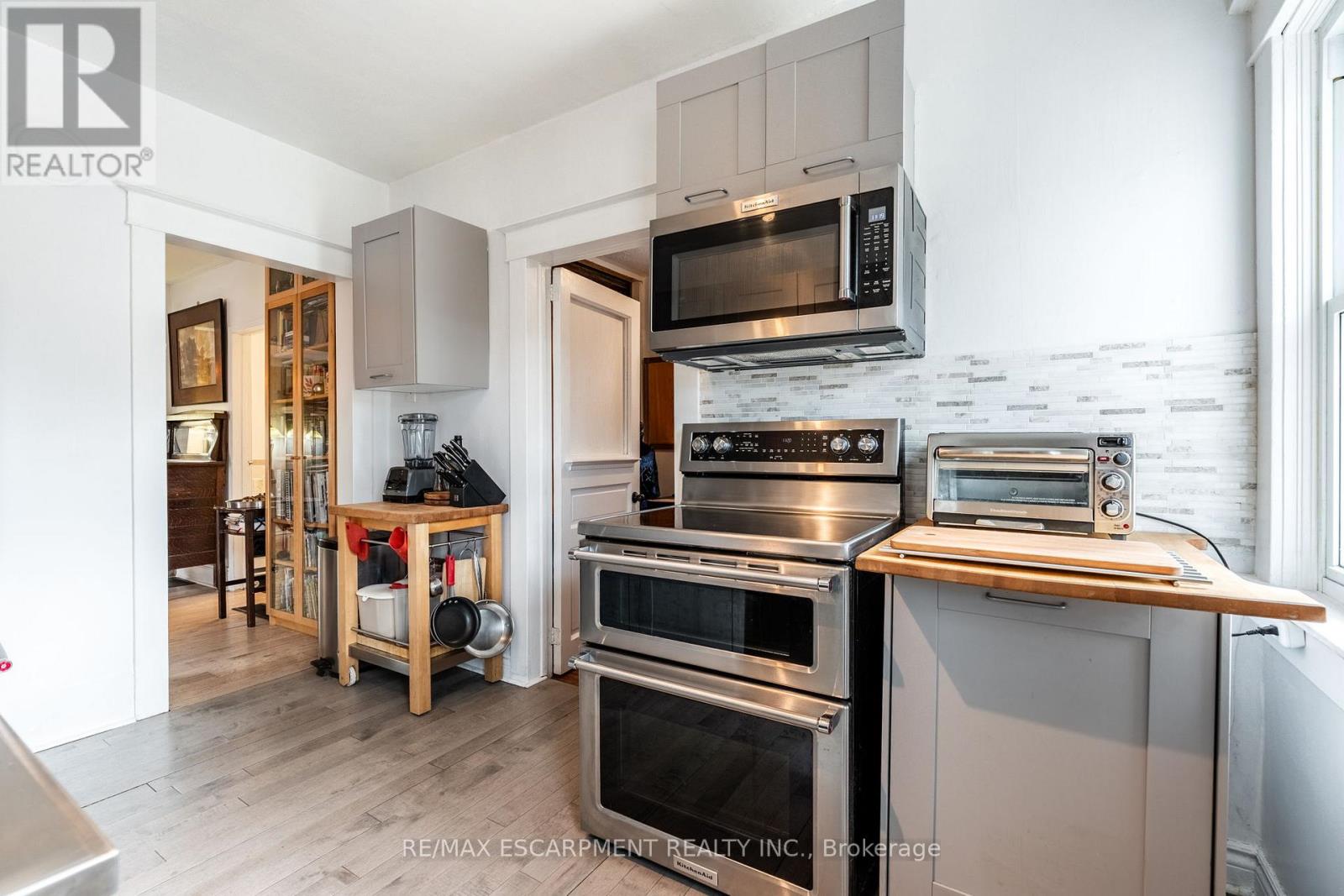 144 Dufferin Street E, St. Catharines, Ontario  L2R 2A4 - Photo 11 - X12313814