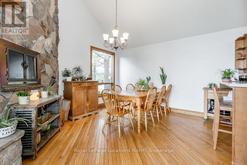 38 Old Carriage Road, East Garafraxa, Ontario  L9W 6B2 - Photo 11 - X12313930