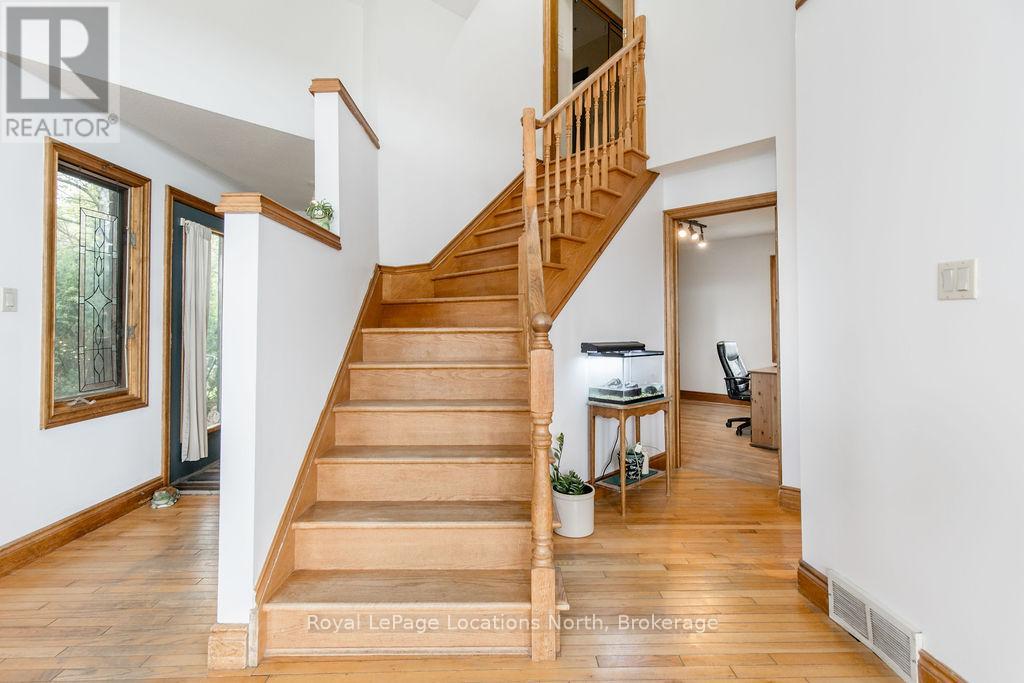 38 Old Carriage Road, East Garafraxa, Ontario  L9W 6B2 - Photo 16 - X12313930
