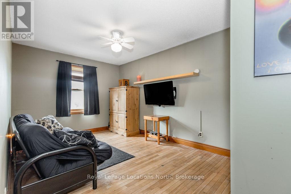 38 Old Carriage Road, East Garafraxa, Ontario  L9W 6B2 - Photo 17 - X12313930