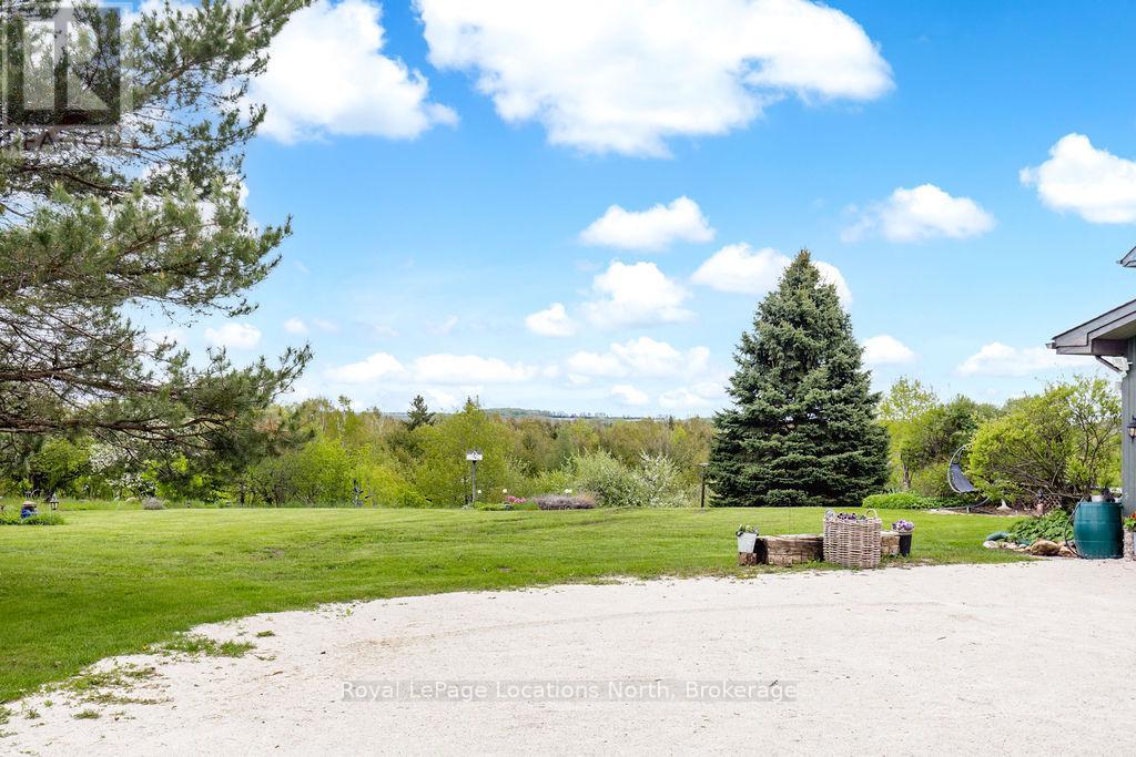 38 Old Carriage Road, East Garafraxa, Ontario  L9W 6B2 - Photo 42 - X12313930