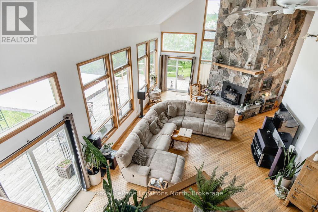 38 Old Carriage Road, East Garafraxa, Ontario  L9W 6B2 - Photo 9 - X12313930