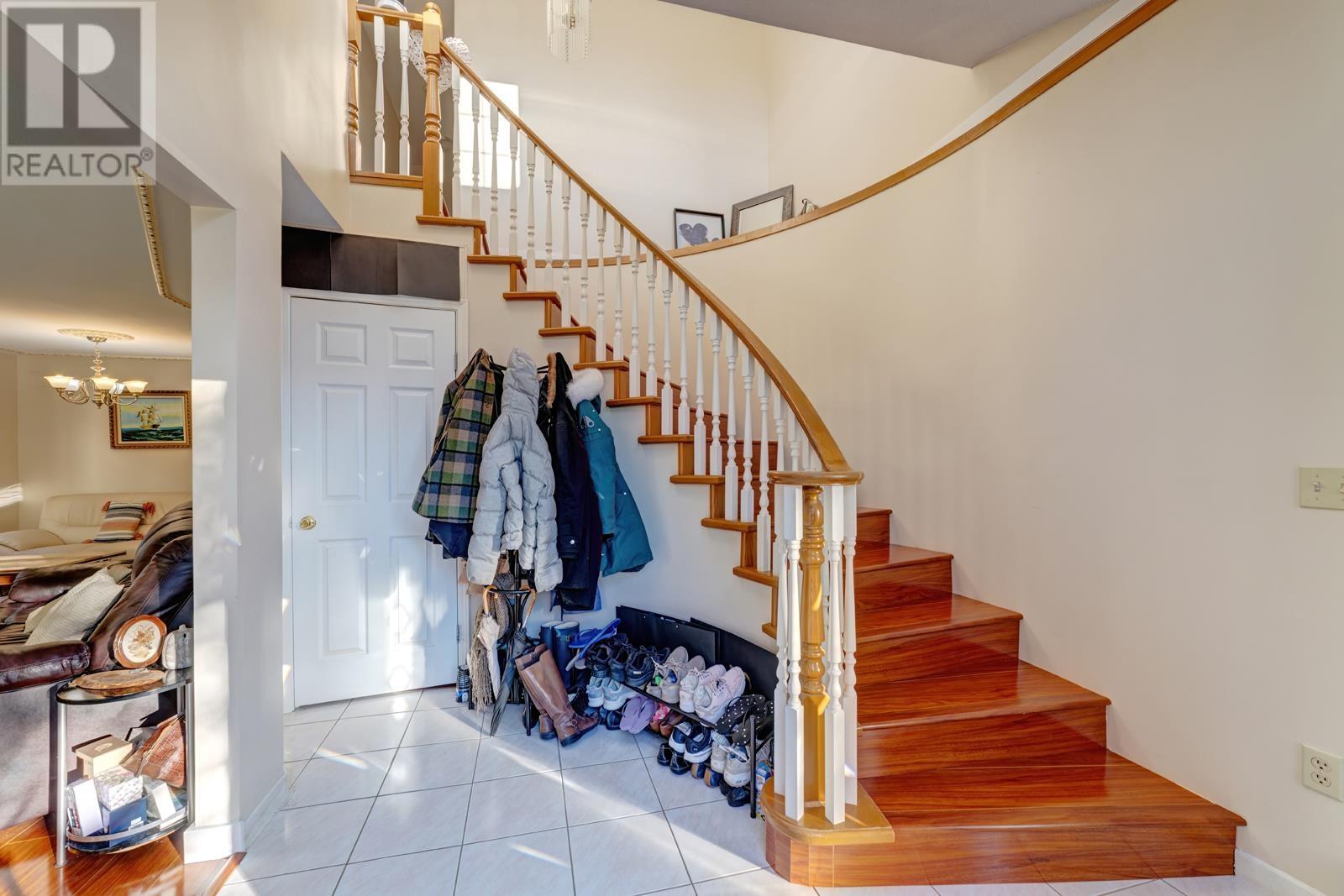 5036 Gladstone Street, Vancouver, British Columbia  V5P 4B9 - Photo 2 - R3031798