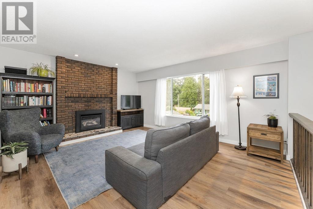 Property at 1020 FIRCREST ROAD image 2