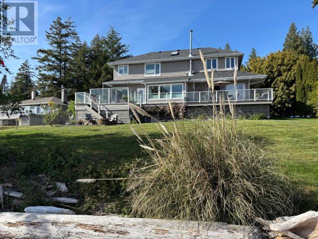 8745 PATRICIA ROAD, Powell River, British Columbia