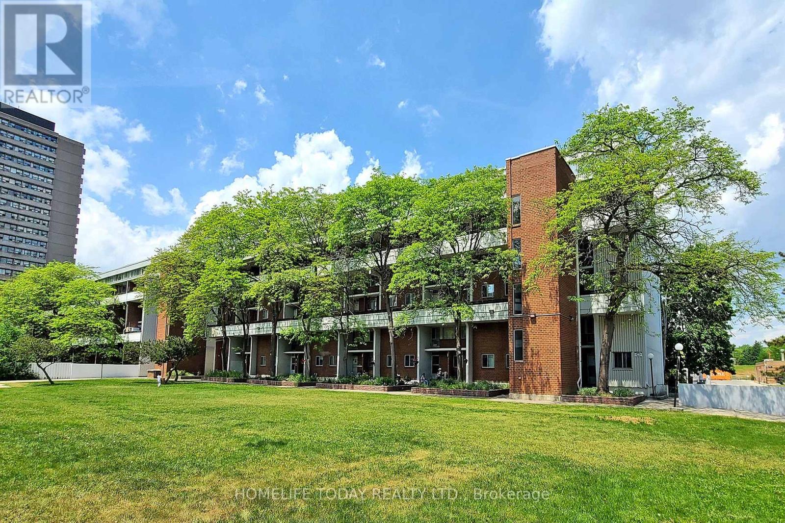 Property at 301 - 155 LEEWARD GLENWAY image 2