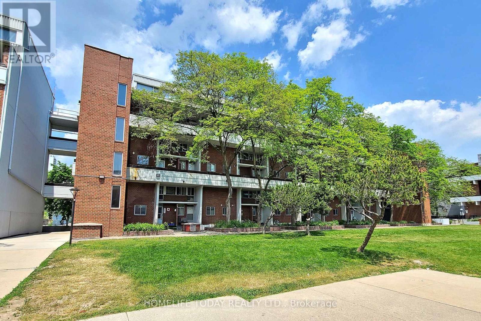 Property at 301 - 155 LEEWARD GLENWAY image 3