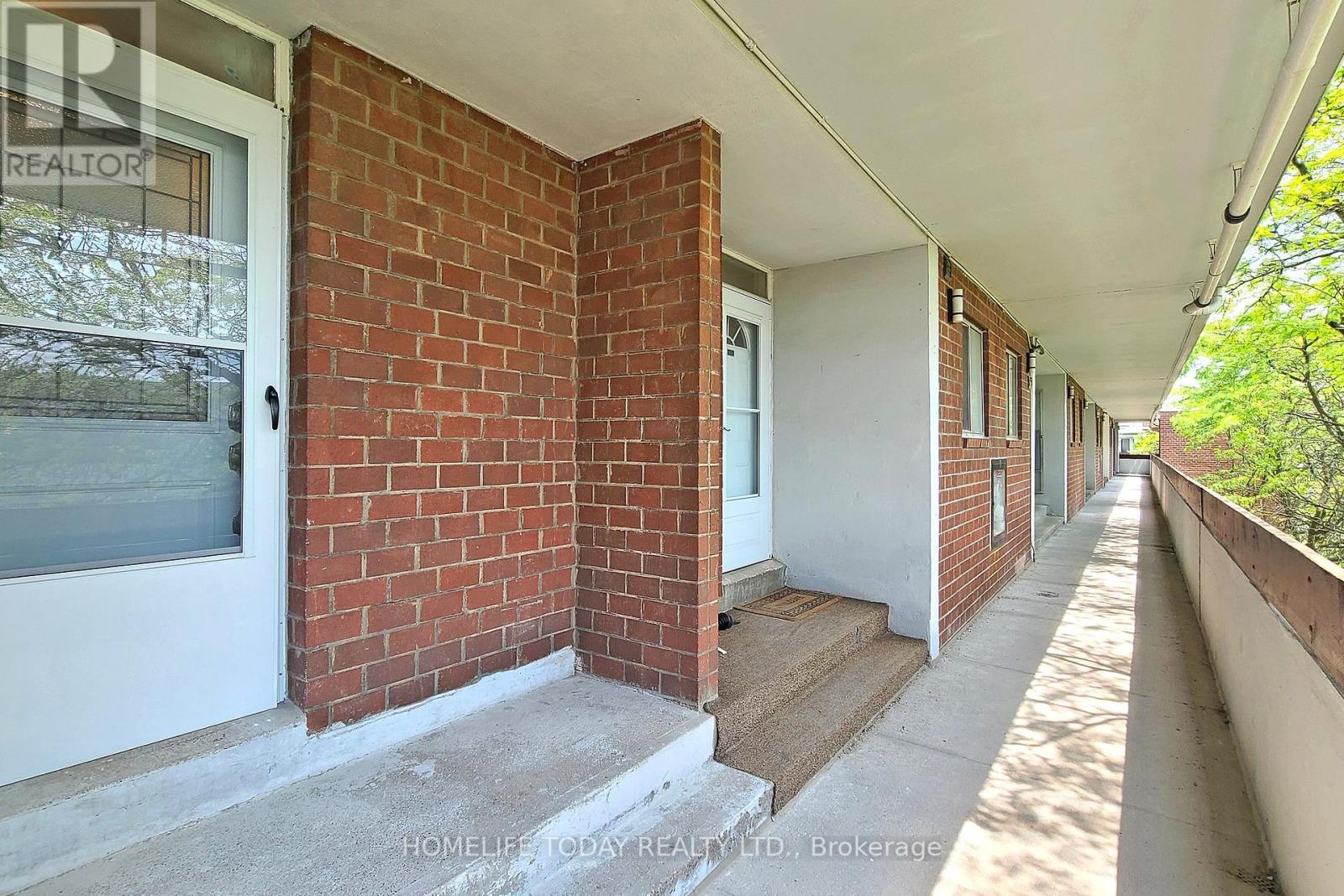 Property at 301 - 155 LEEWARD GLENWAY image 4