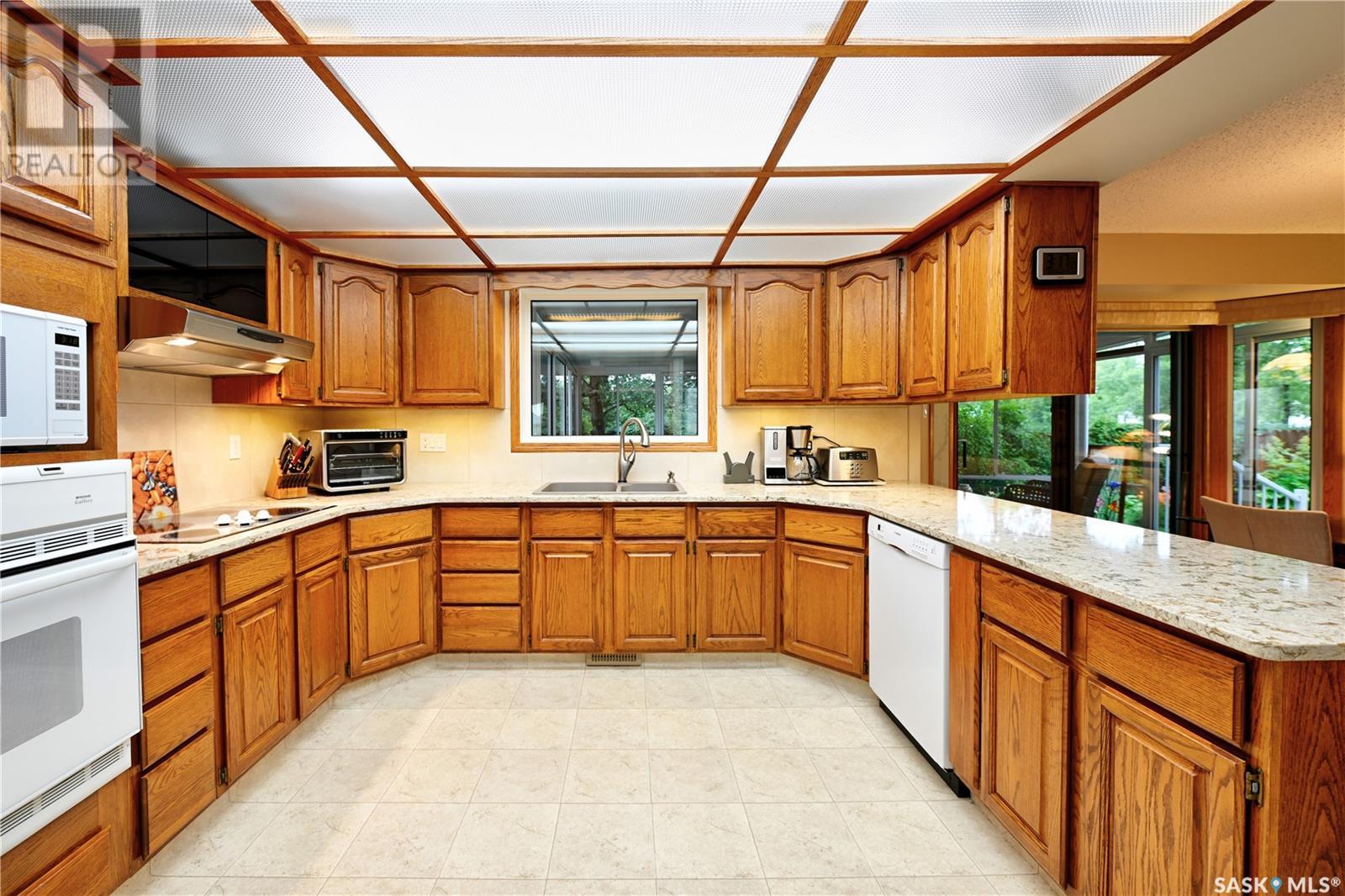 213 Badger Court, Saskatoon, Saskatchewan  S7N 2X2 - Photo 2 - SK013900