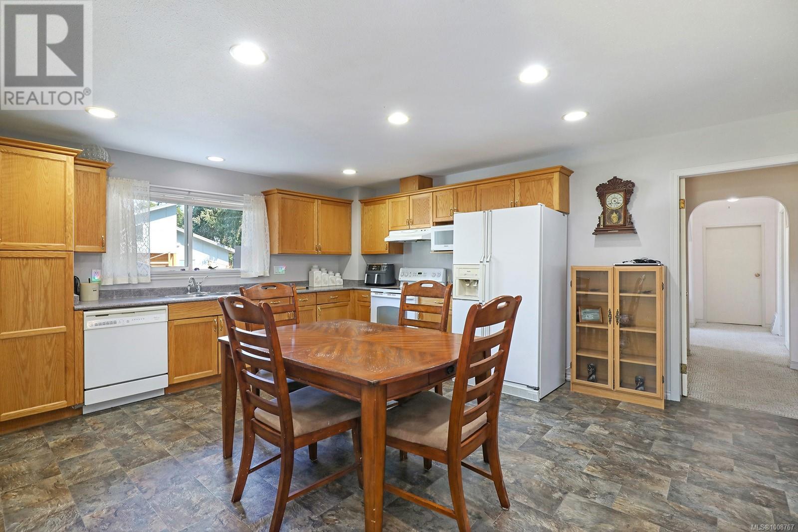 Property at 2780 Dunsmuir Ave image 4