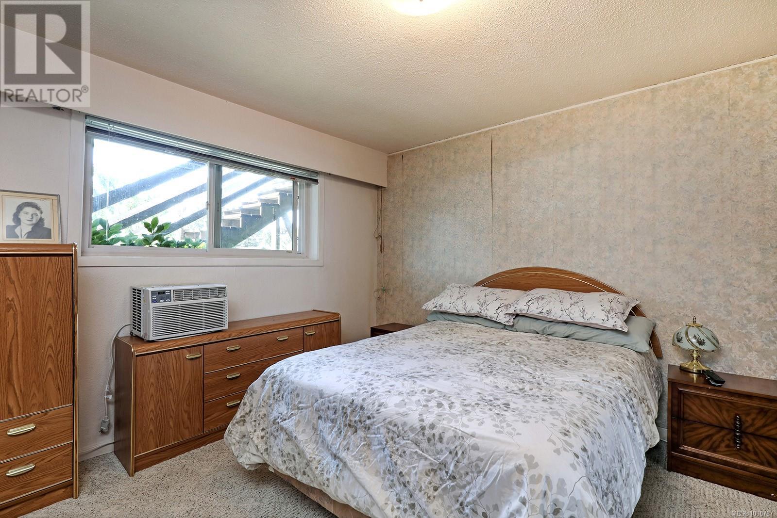 Property at 2780 Dunsmuir Ave image 5