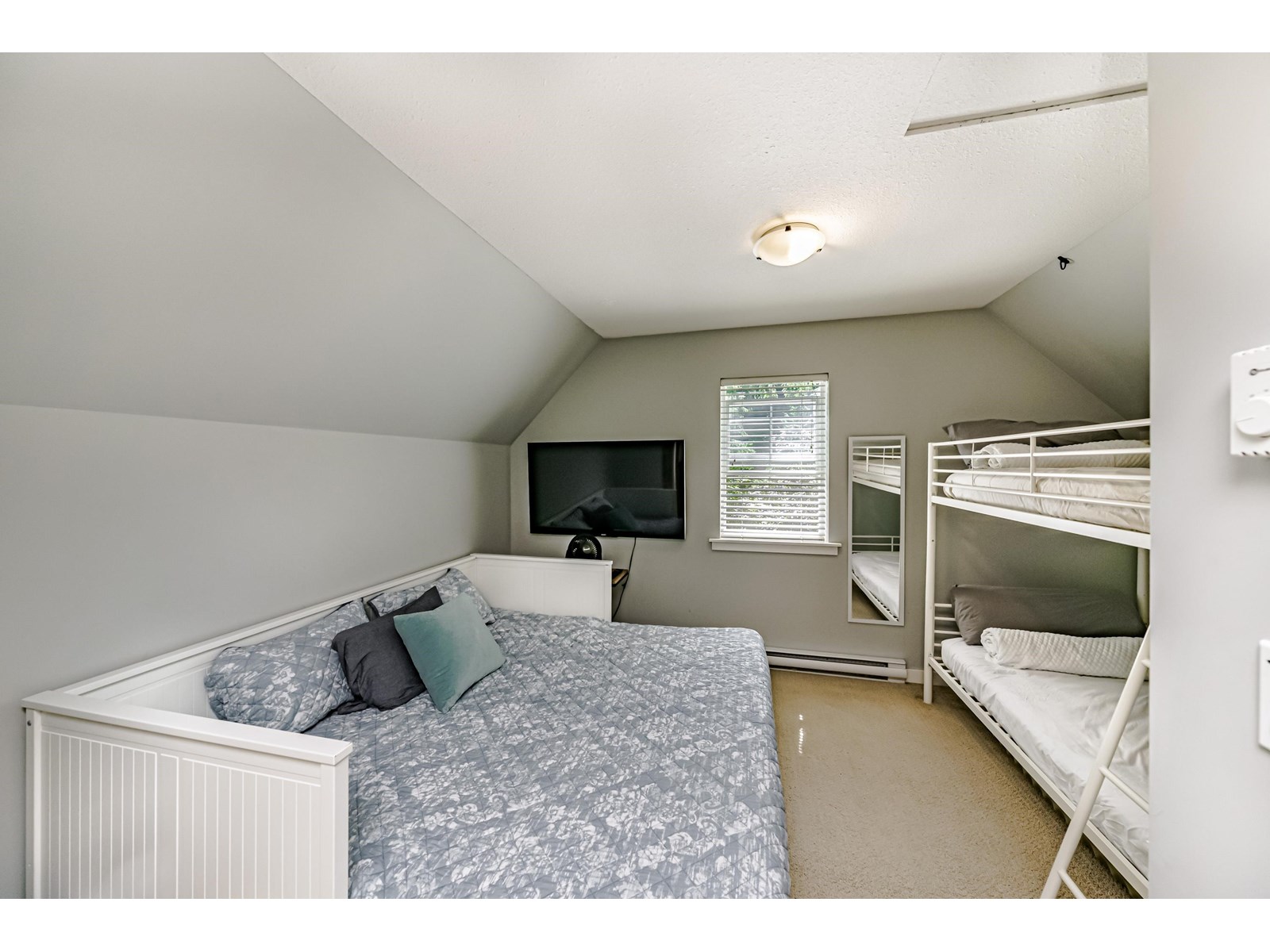 43532 Red Hawk Pass, Cultus Lake South, Lindell Beach, British Columbia  V2R 0E1 - Photo 16 - R3031904