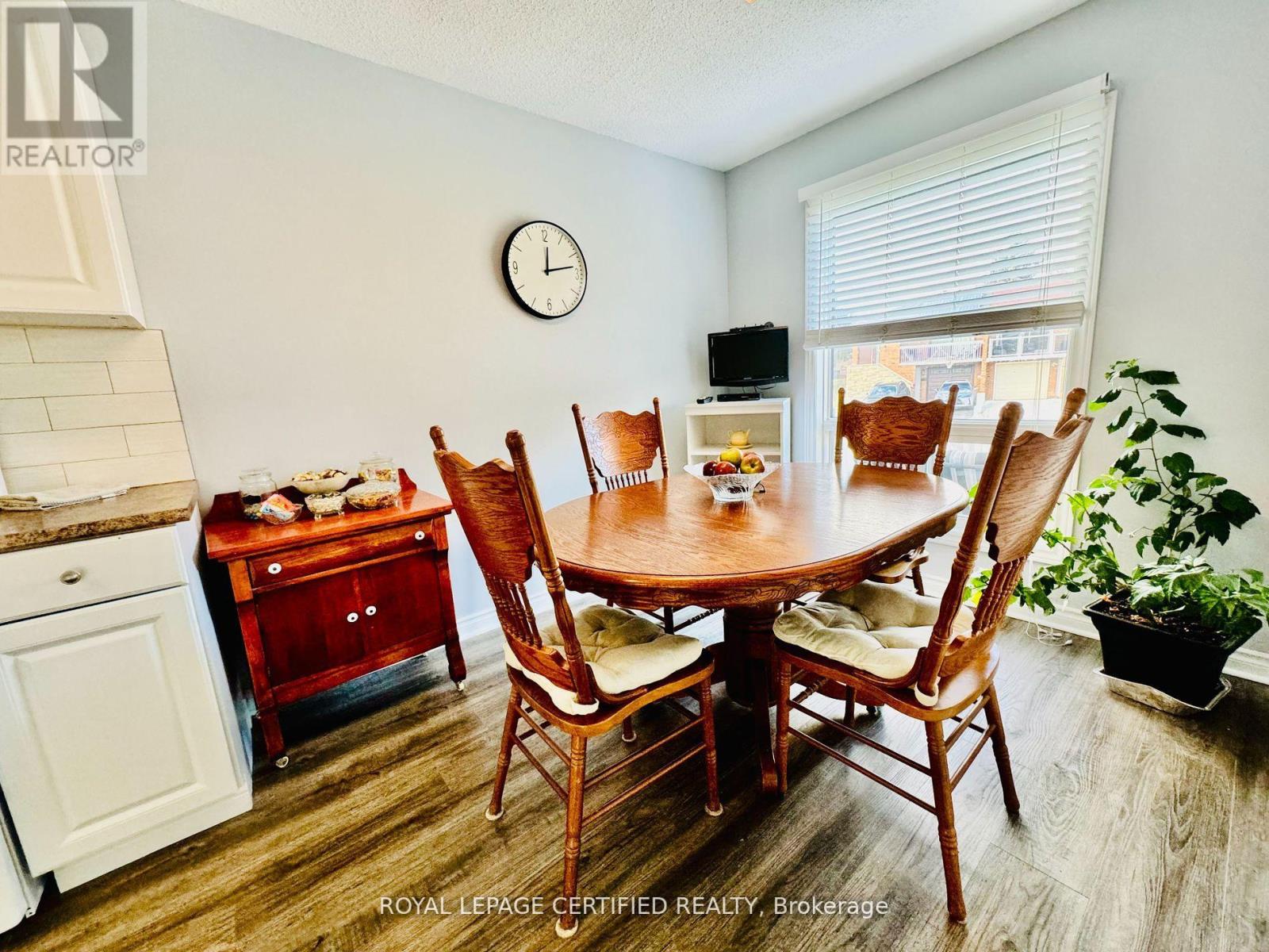 41 Winterfold Drive, Brampton, Ontario  L6V 3S8 - Photo 7 - W12313907