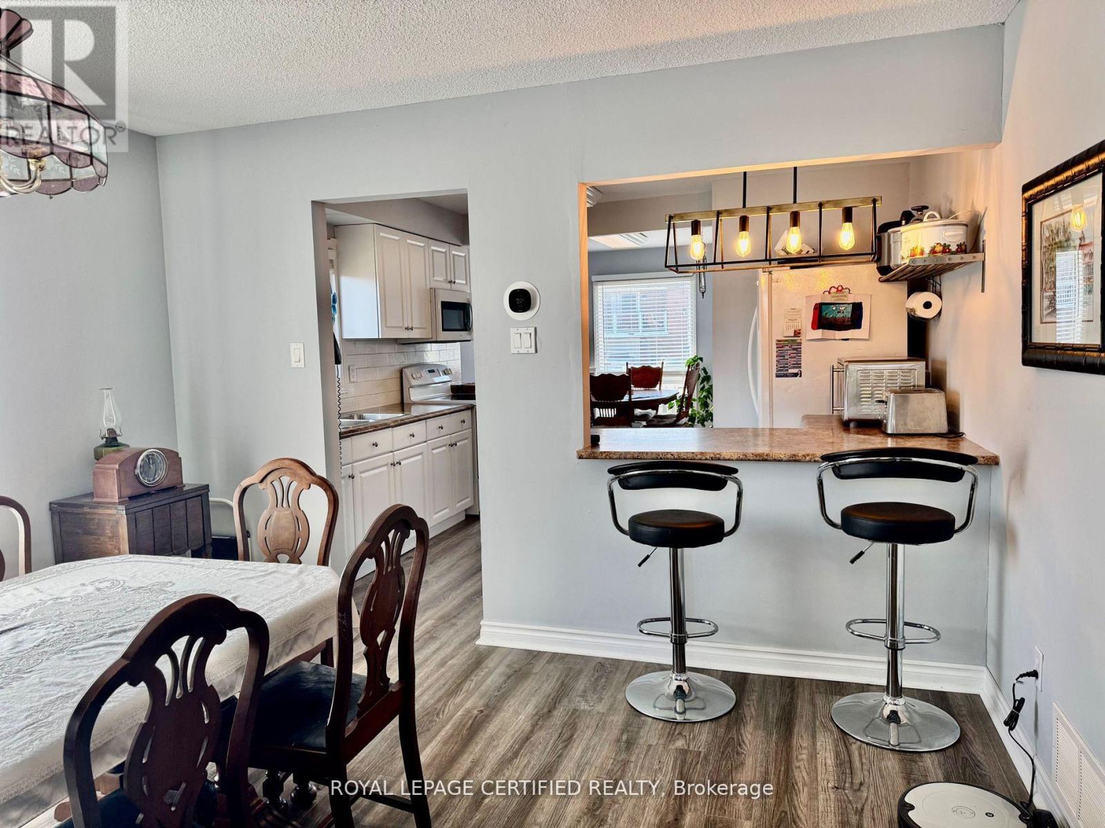 41 Winterfold Drive, Brampton, Ontario  L6V 3S8 - Photo 8 - W12313907