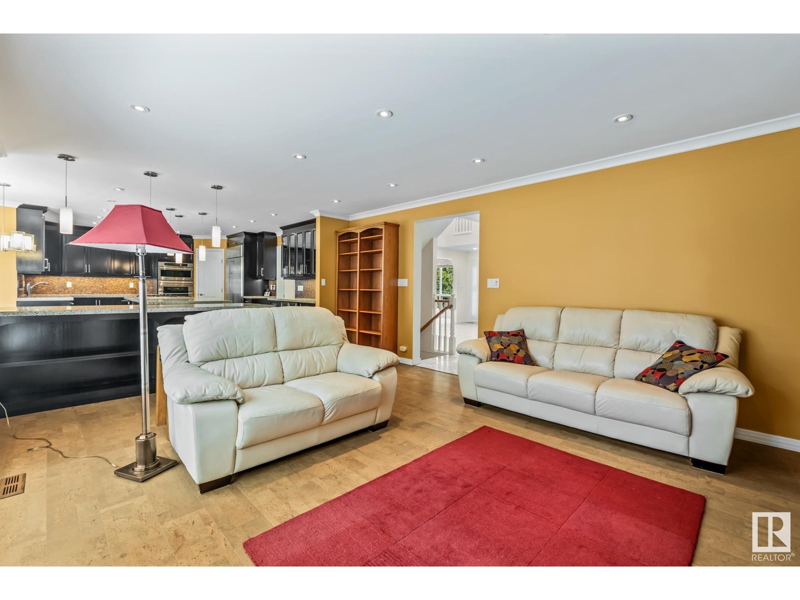 322 Burton Rd Nw, Edmonton, Alberta  T6R 2G7 - Photo 4 - E4449918