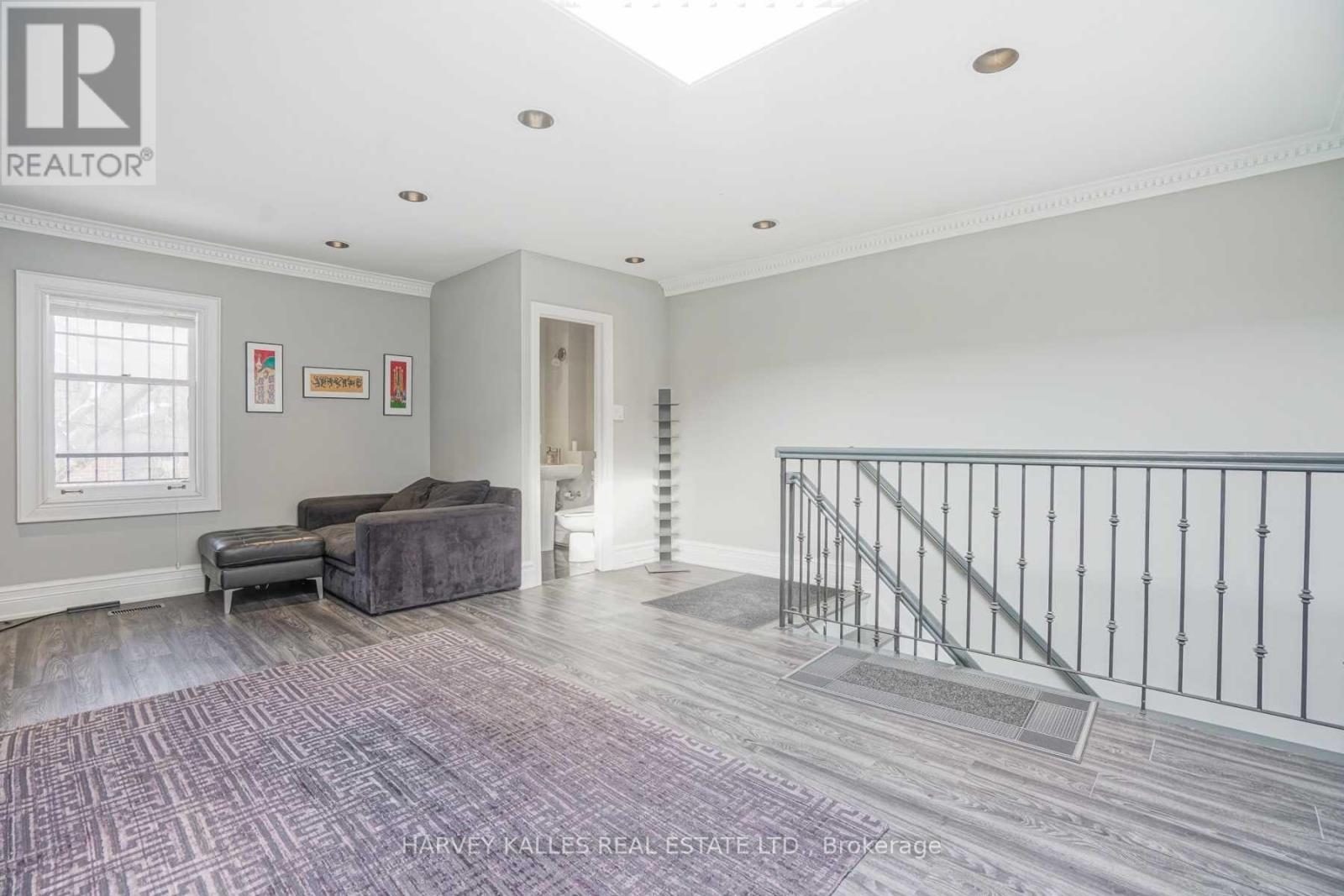 Upper - 518 Eglinton Avenue E, Toronto, Ontario  M4P 1N6 - Photo 11 - C12313939