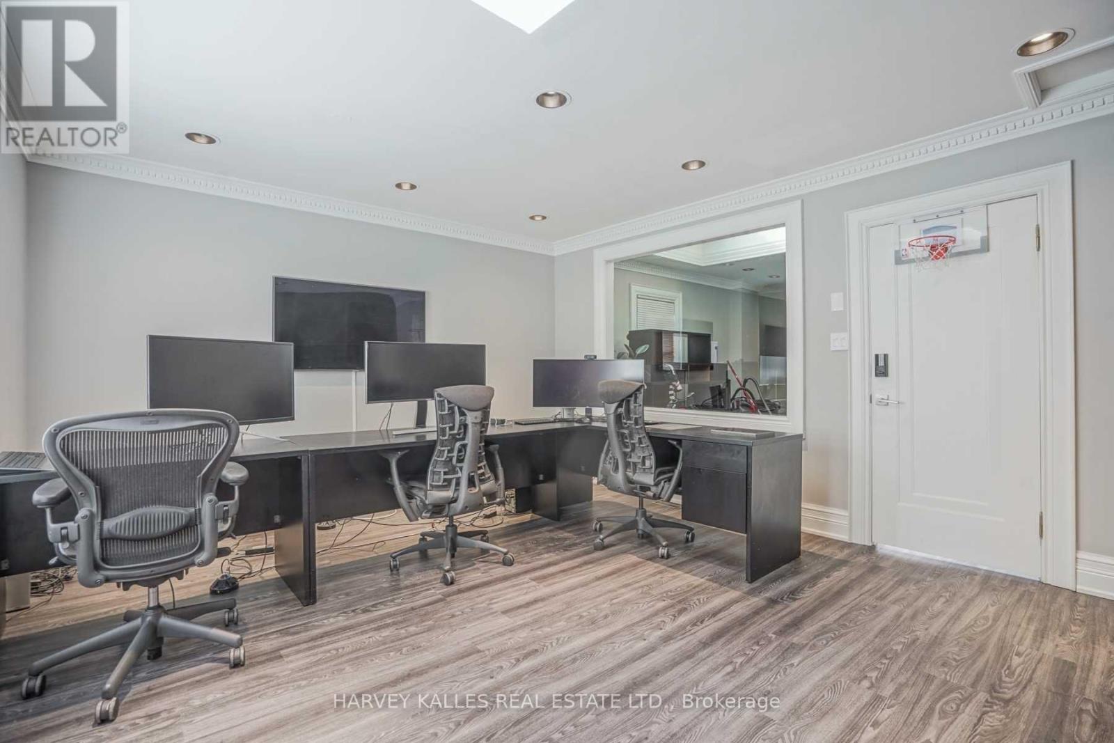 Upper - 518 Eglinton Avenue E, Toronto, Ontario  M4P 1N6 - Photo 15 - C12313939