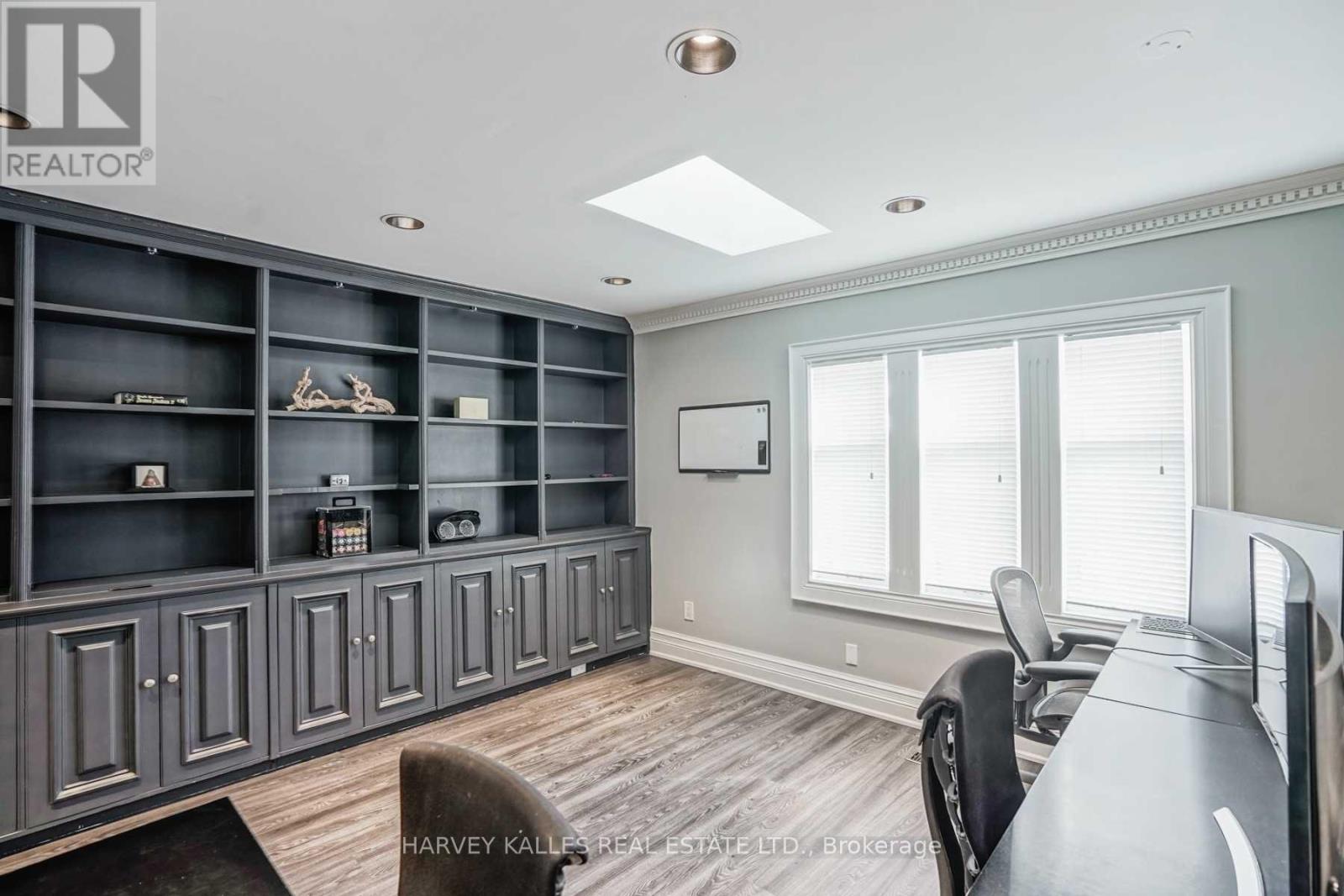 Upper - 518 Eglinton Avenue E, Toronto, Ontario  M4P 1N6 - Photo 17 - C12313939