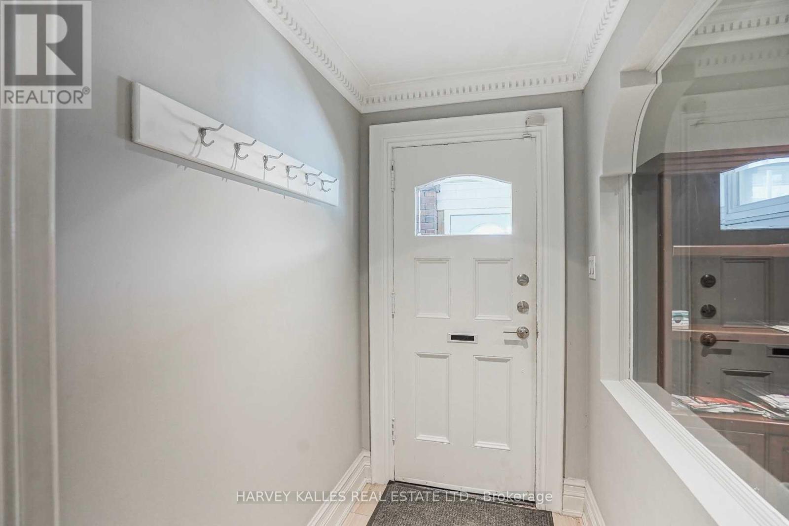 Upper - 518 Eglinton Avenue E, Toronto, Ontario  M4P 1N6 - Photo 7 - C12313939