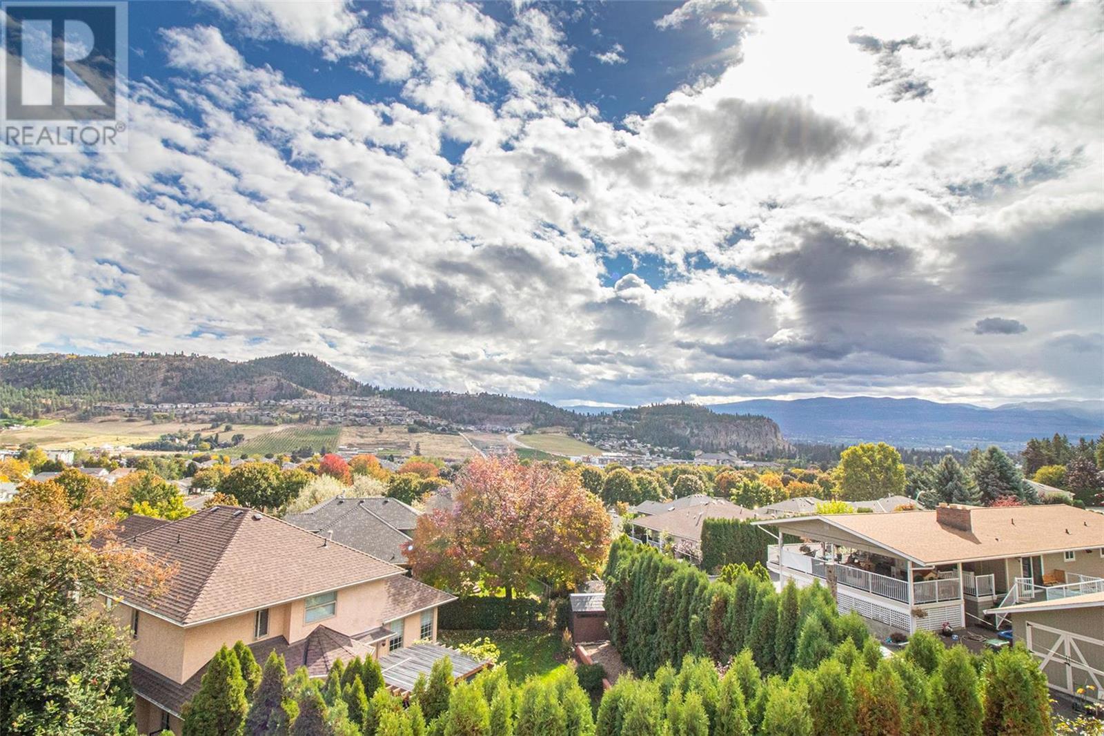 Property at 573 Spruceview Place N image 3