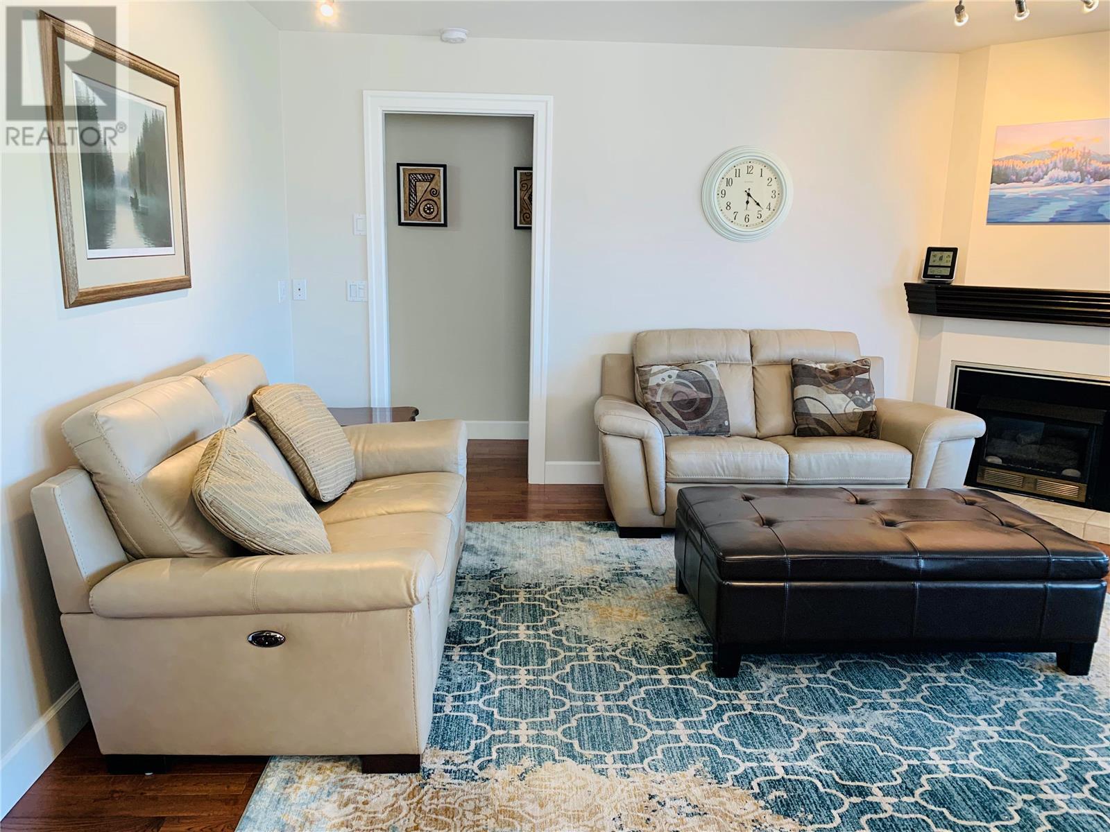 Property at 573 Spruceview Place N image 5