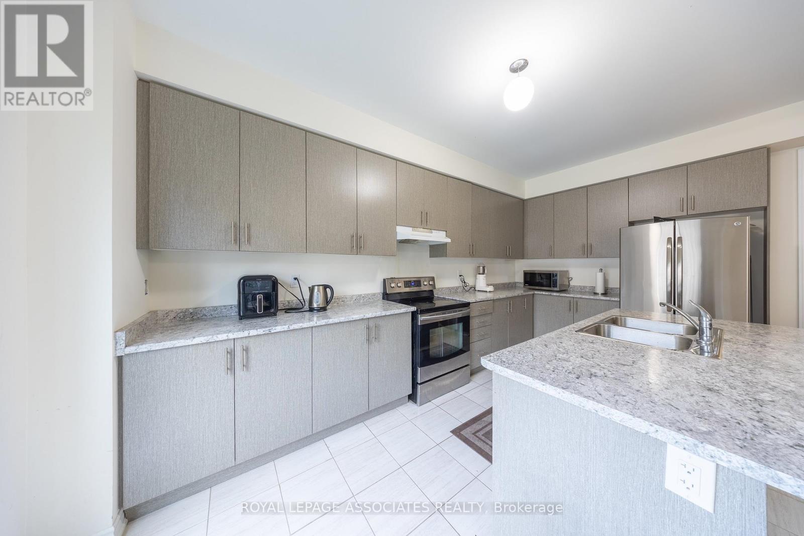 2529 Athena Path, Pickering, Ontario  L1X 0M4 - Photo 13 - E12313984