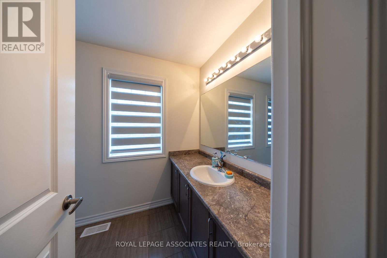 2529 Athena Path, Pickering, Ontario  L1X 0M4 - Photo 16 - E12313984
