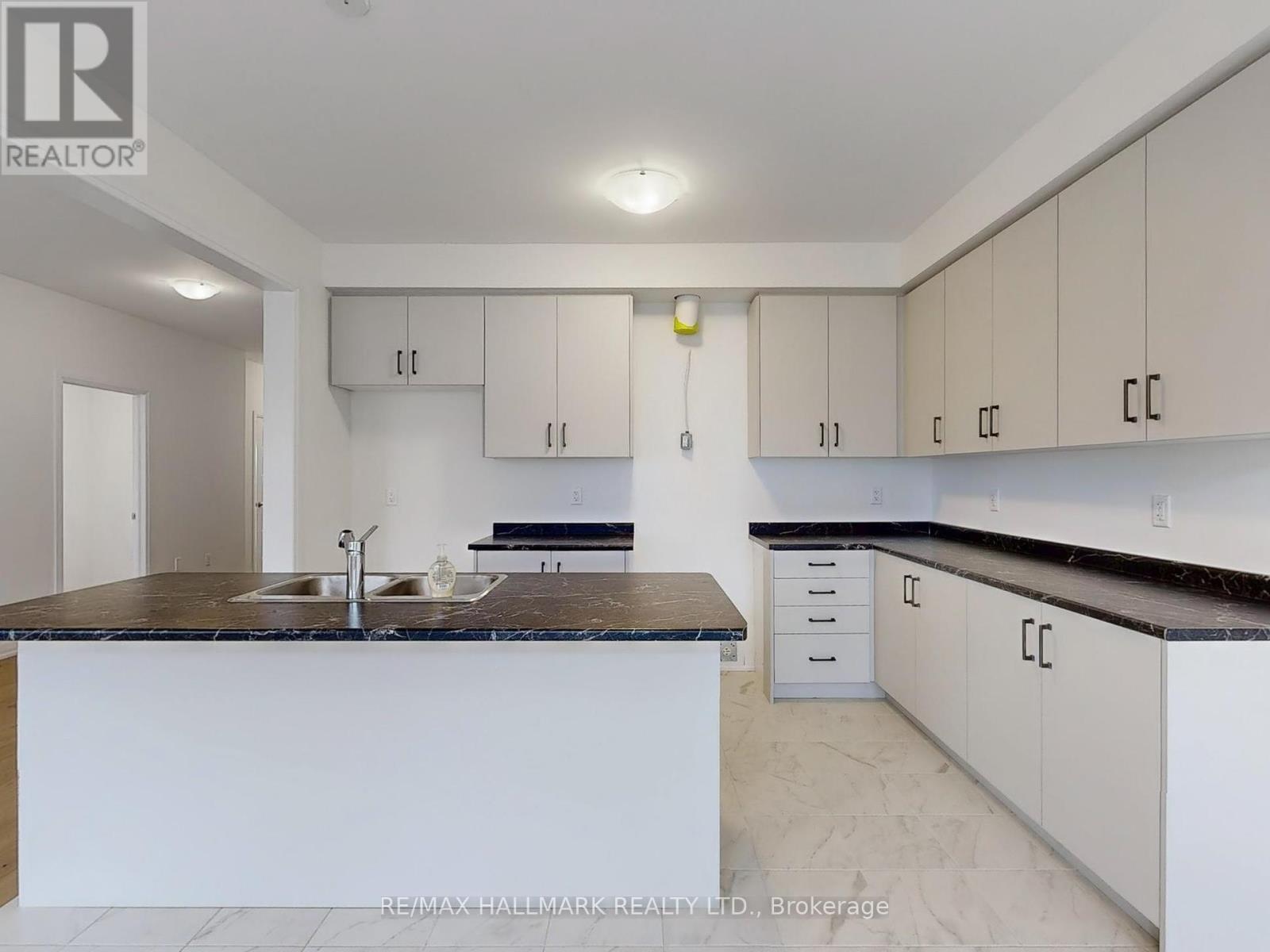 40 Velvet Way, Thorold, Ontario  L2V 0P3 - Photo 10 - X12313969