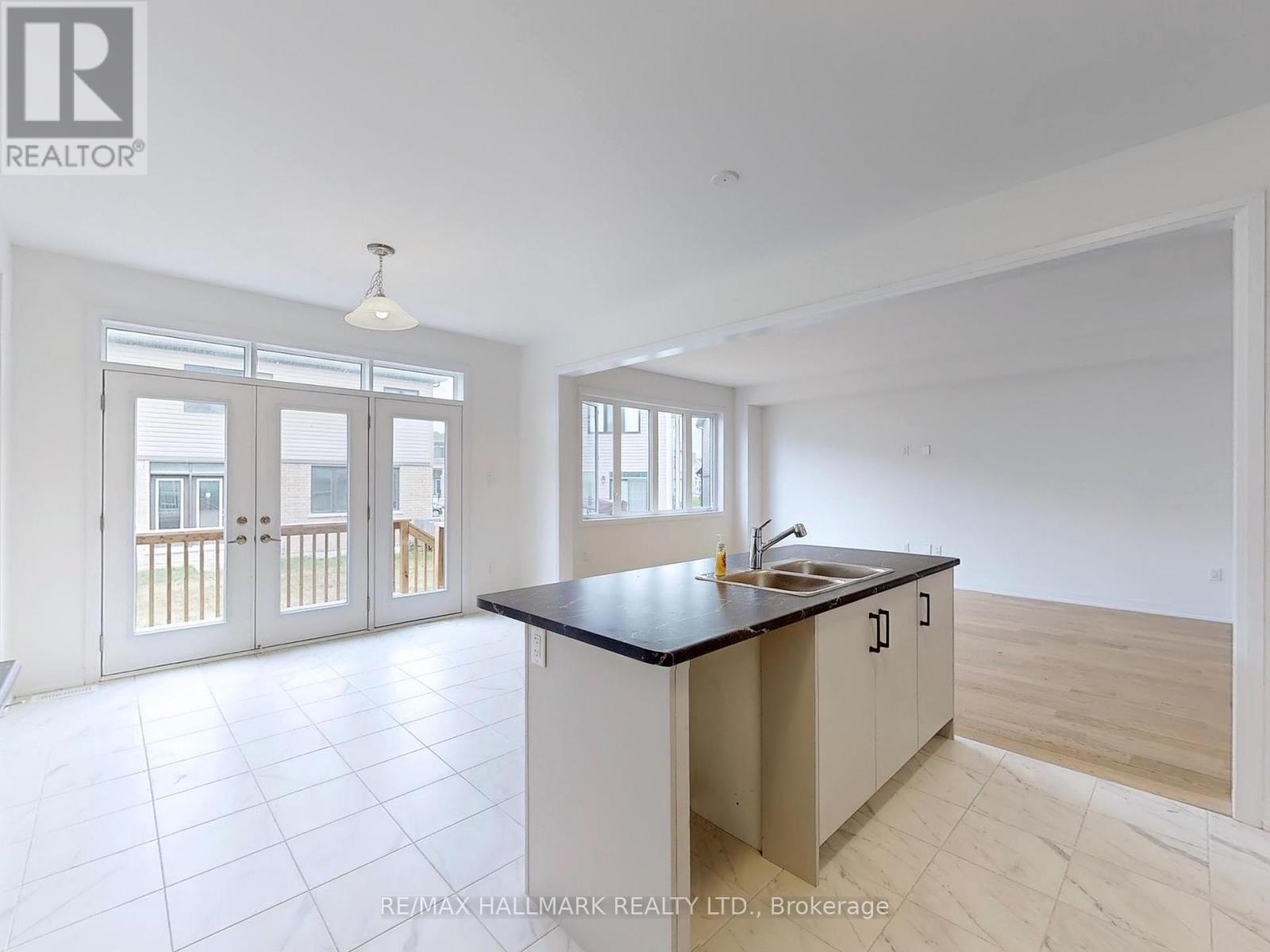 40 Velvet Way, Thorold, Ontario  L2V 0P3 - Photo 12 - X12313969