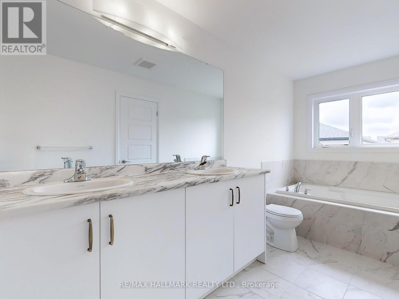 40 Velvet Way, Thorold, Ontario  L2V 0P3 - Photo 24 - X12313969