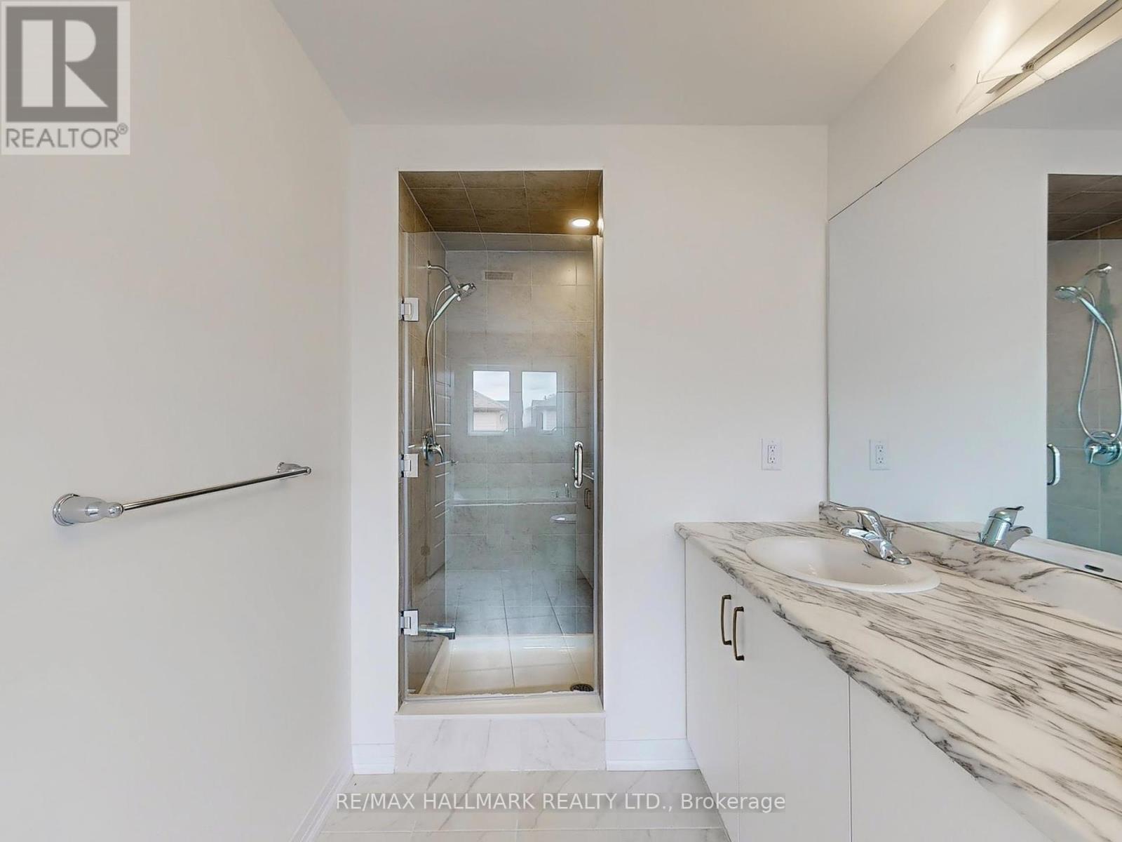 40 Velvet Way, Thorold, Ontario  L2V 0P3 - Photo 26 - X12313969