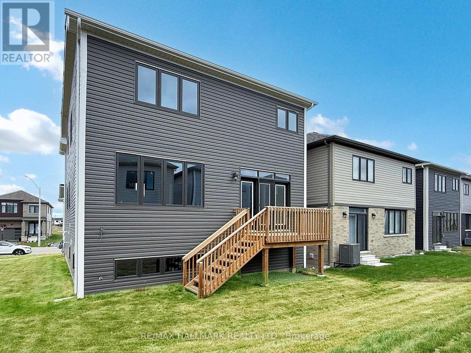 40 Velvet Way, Thorold, Ontario  L2V 0P3 - Photo 49 - X12313969