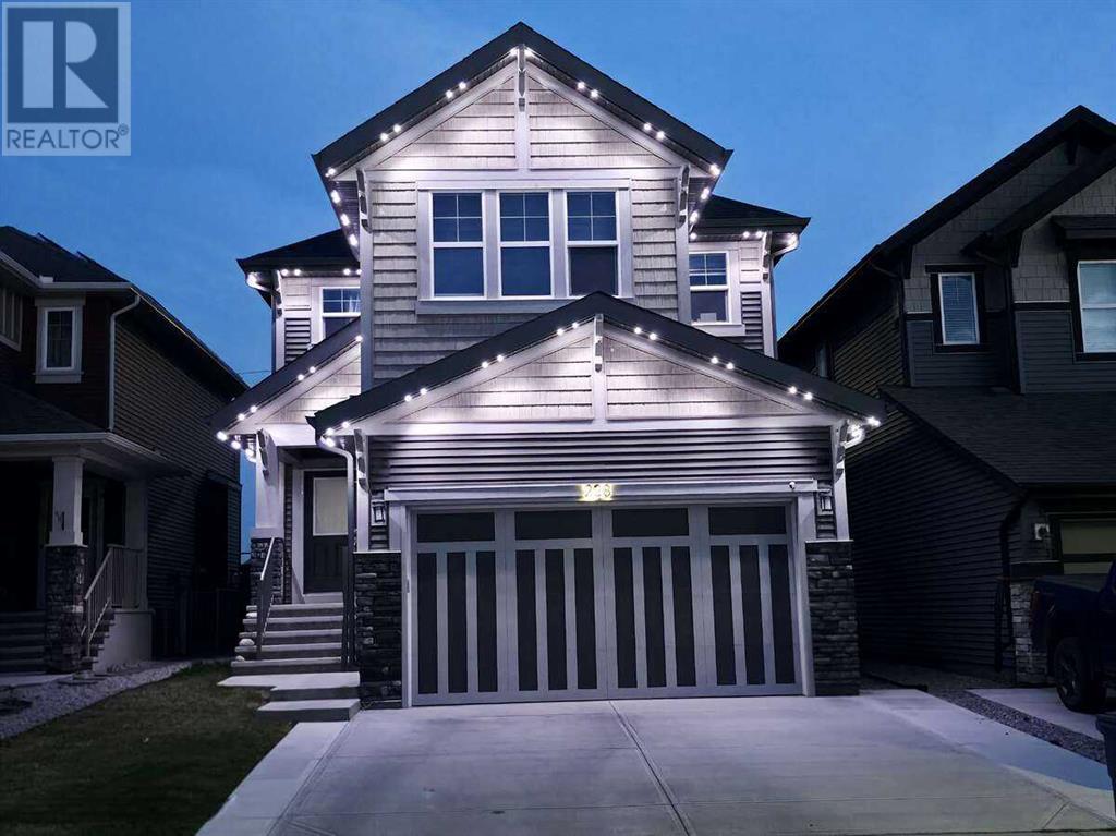 Property at 238 Kingfisher Crescent SE image 1
