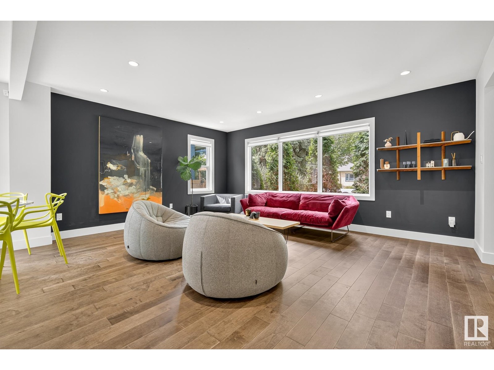 Property at 9537 83 ST NW image 4