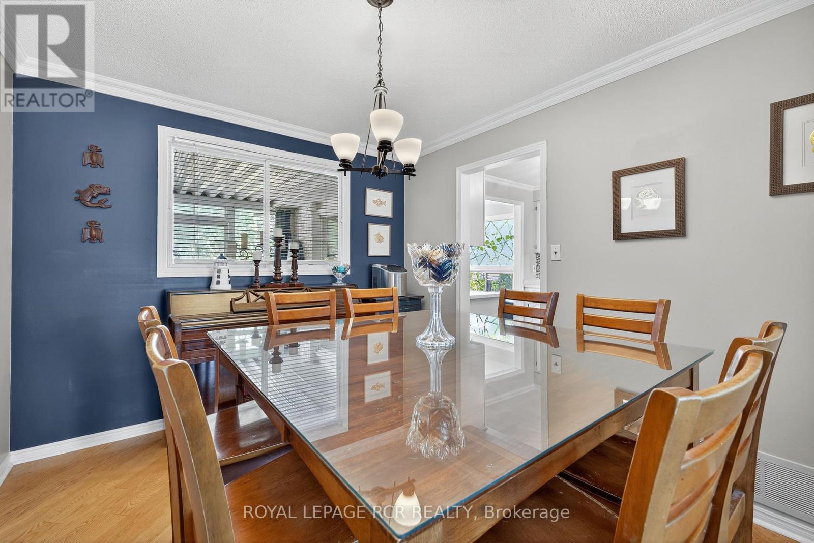 21 Crown Crescent, Bradford West Gwillimbury, Ontario  L3Z 2M7 - Photo 11 - N12314011