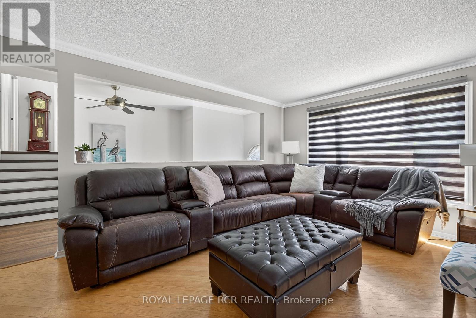 21 Crown Crescent, Bradford West Gwillimbury, Ontario  L3Z 2M7 - Photo 7 - N12314011